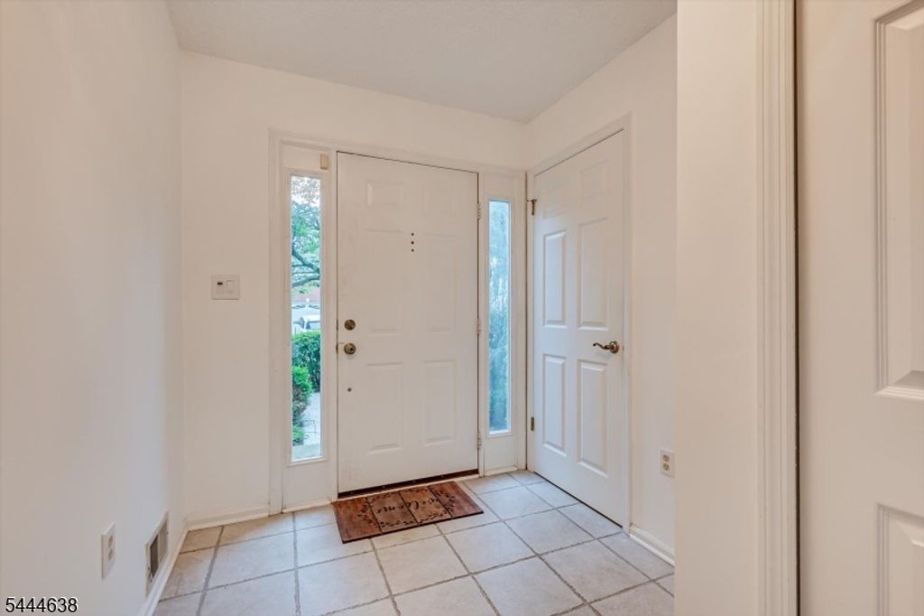 2103 Ackmen Ct, Bridgewater Twp., NJ 08807 — photo 4