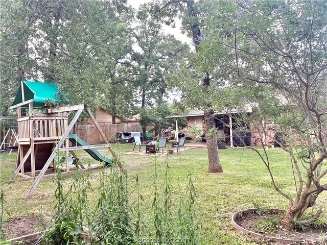 7804 Appomattox Drive, College Station, TX 77845