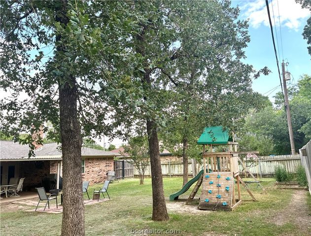 7804 Appomattox Drive, College Station, TX 77845