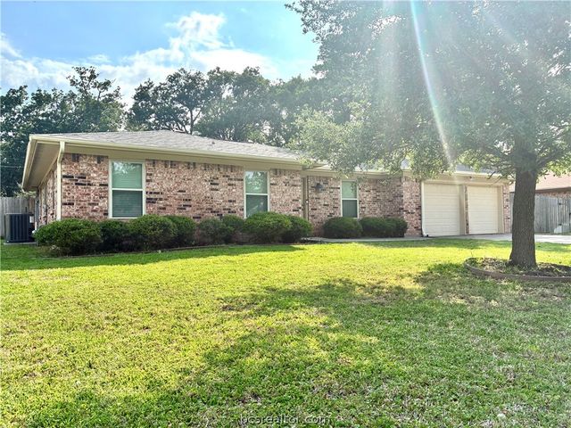 7804 Appomattox Drive, College Station, TX 77845