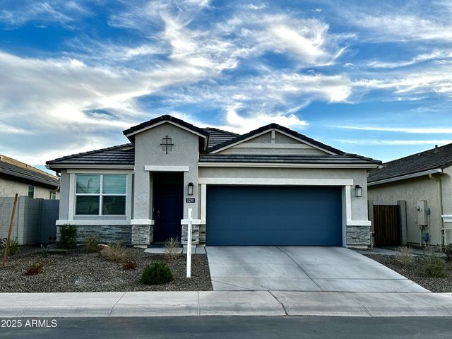 3241 W SHANLEY Avenue, Apache Junction, AZ 85120