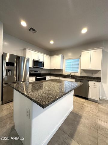 3241 W SHANLEY Avenue, Apache Junction, AZ 85120