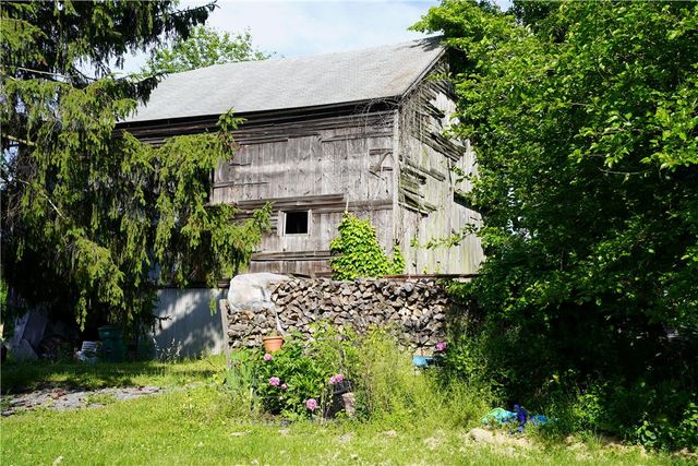 2094 East Scenic Drive, Moore Twp, PA 18014