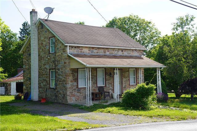 2094 East Scenic Drive, Moore Twp, PA 18014