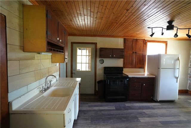 2094 East Scenic Drive, Moore Twp, PA 18014