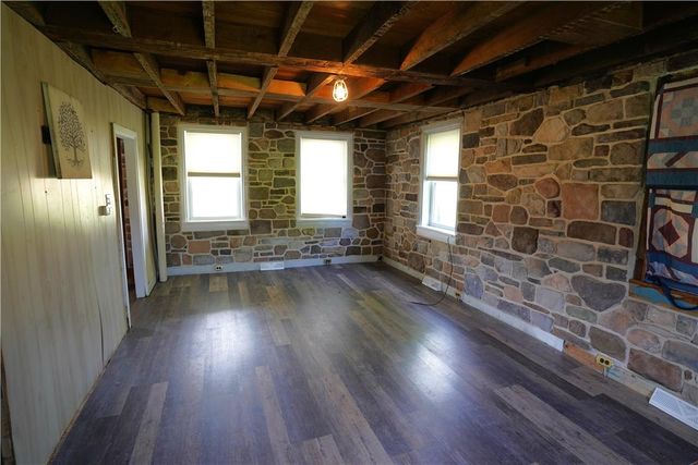 2094 East Scenic Drive, Moore Twp, PA 18014
