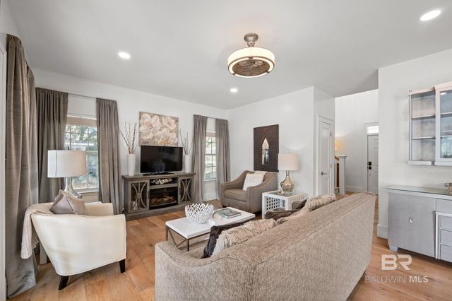 214 Fig Avenue, Fairhope, AL 36532