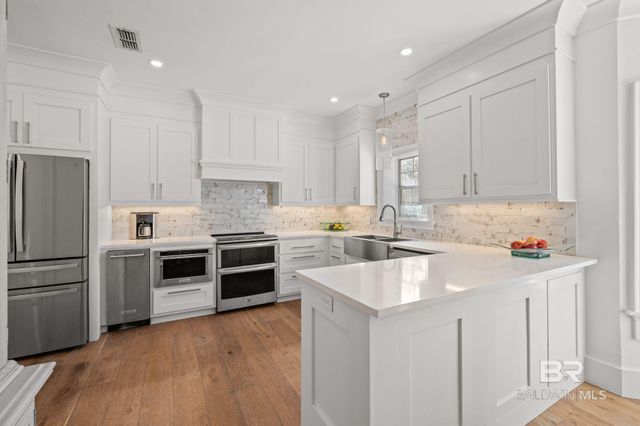 214 Fig Avenue, Fairhope, AL 36532