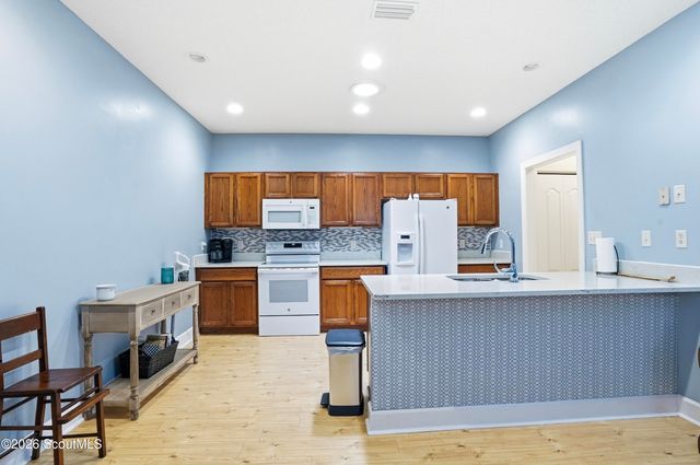 211 Peppertree Crossing Avenue, Brunswick, GA 31525