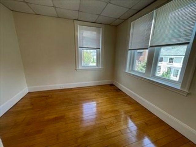 15 Lynde St 17, Salem, MA 01970