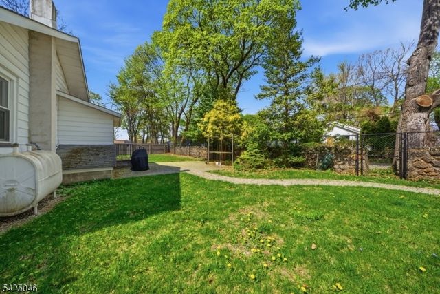 13 Stonewald Ct, Mount Olive Twp., NJ 07828