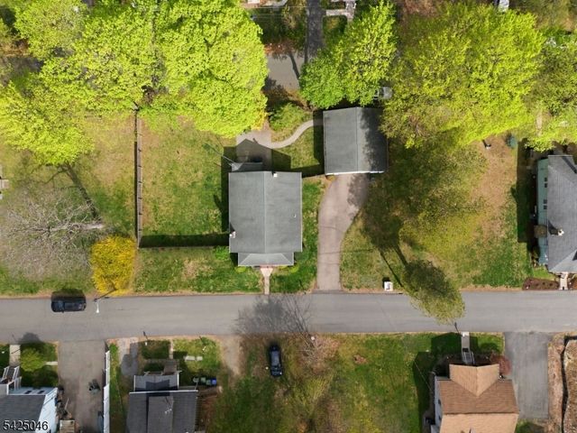 13 Stonewald Ct, Mount Olive Twp., NJ 07828