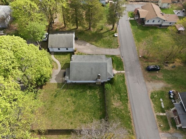 13 Stonewald Ct, Mount Olive Twp., NJ 07828