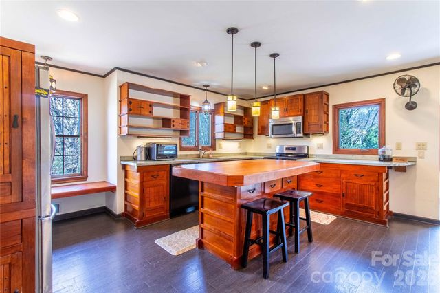 432 Turkey Creek Road, Leicester, NC 28748