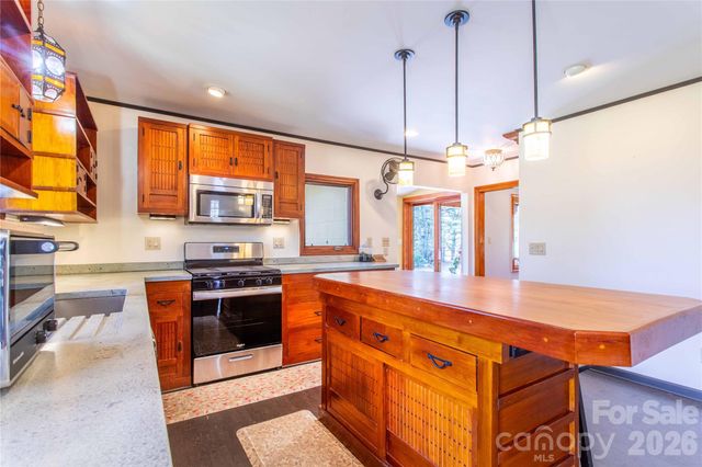 432 Turkey Creek Road, Leicester, NC 28748