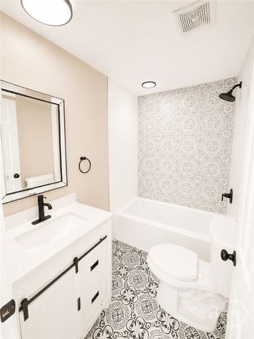 642 W 42nd Street, Savannah, GA 31415