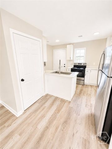 642 W 42nd Street, Savannah, GA 31415