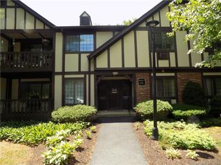 25 Canterbury Court 25, Brookfield, CT 06804
