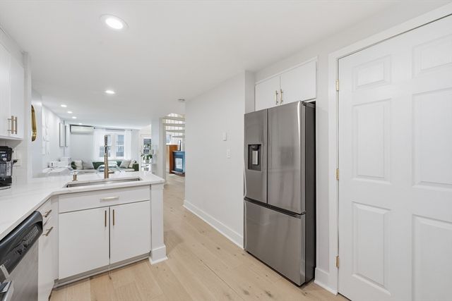 15 Cazenove St 1, Boston, MA 02116