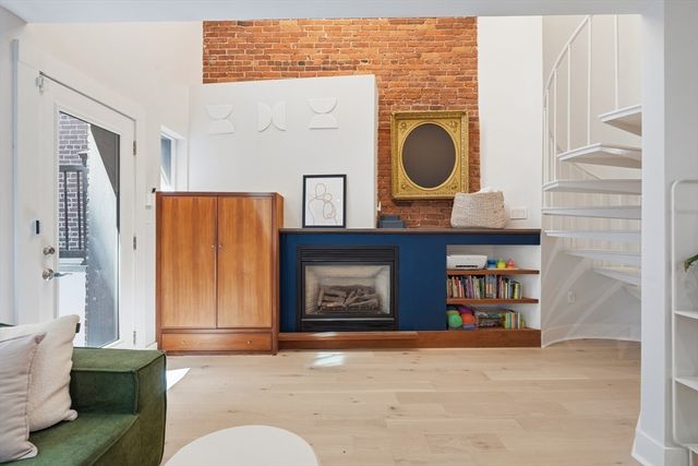 15 Cazenove St 1, Boston, MA 02116