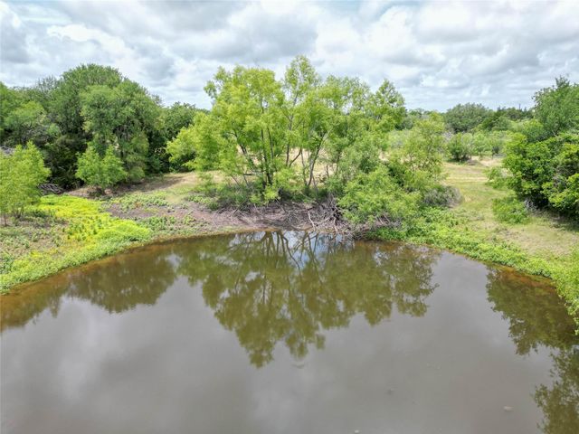 194 Rabbit TRL, Dale, TX 78616