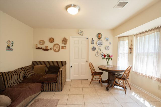 194 Rabbit TRL, Dale, TX 78616