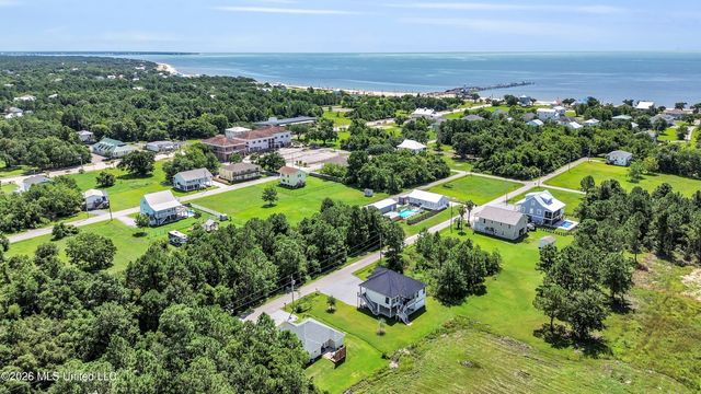 329 Davis Street, Waveland, MS 39576