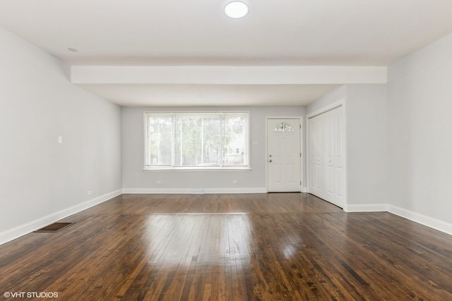 4646 W Warwick Avenue, Chicago, IL 60641