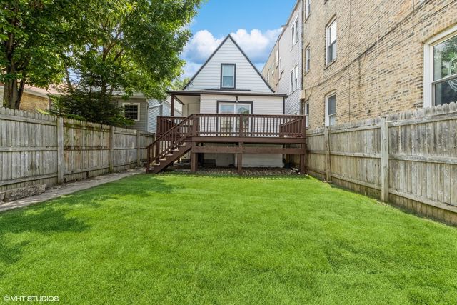 4646 W Warwick Avenue, Chicago, IL 60641