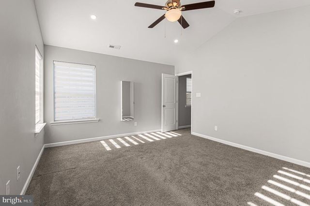 285 MAGNOLIA DR, Levittown, PA 19054