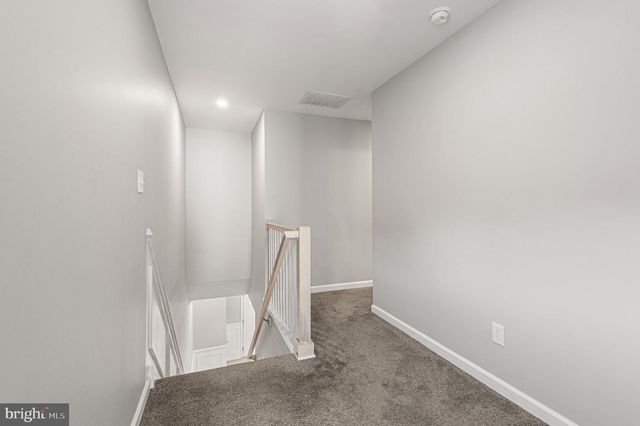 285 MAGNOLIA DR, Levittown, PA 19054