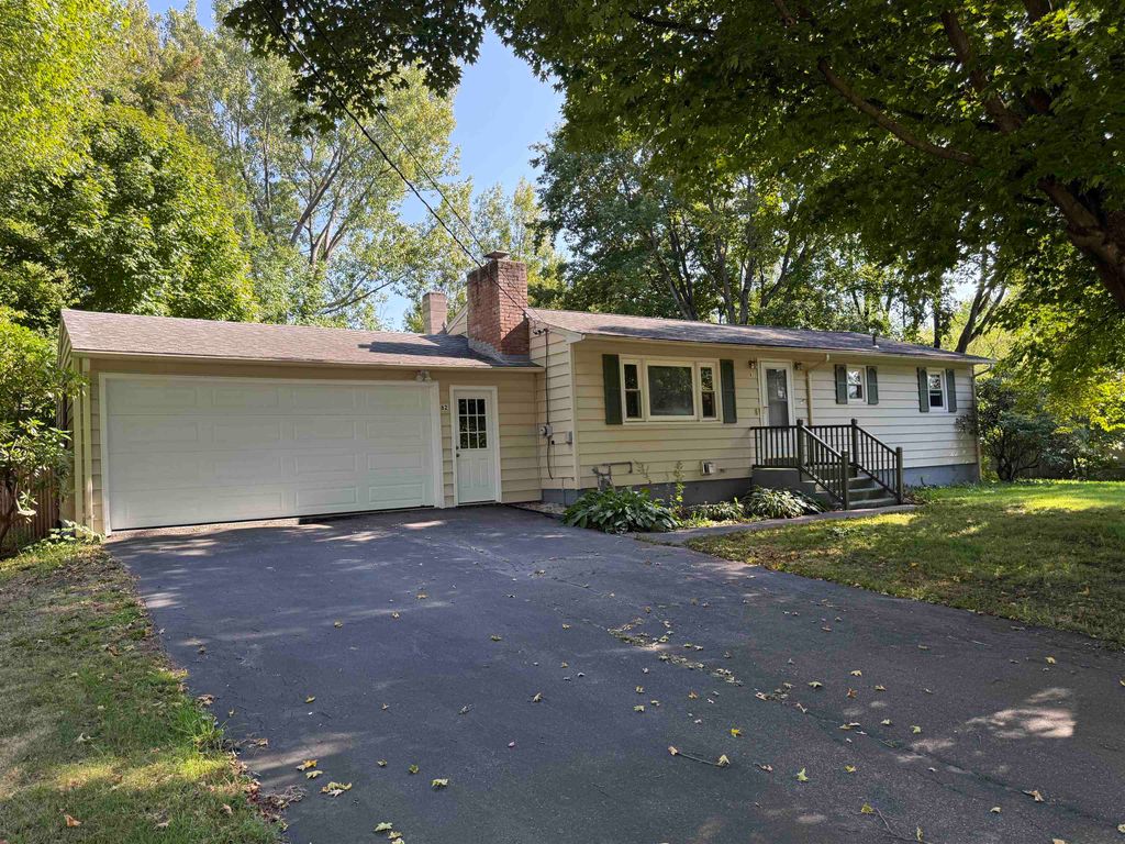 82 Sunset Drive, Colchester (colchester), VT 05446