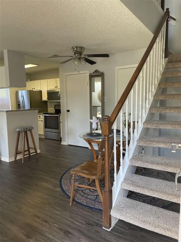 3770 Lovers Wood Lane 1010, Houston, TX 77014