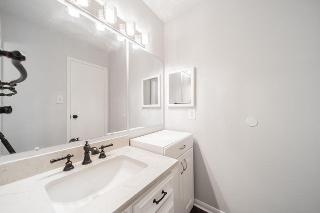3770 Lovers Wood Lane 1010, Houston, TX 77014