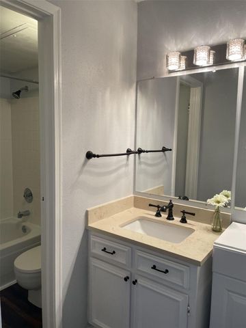 3770 Lovers Wood Lane 1010, Houston, TX 77014