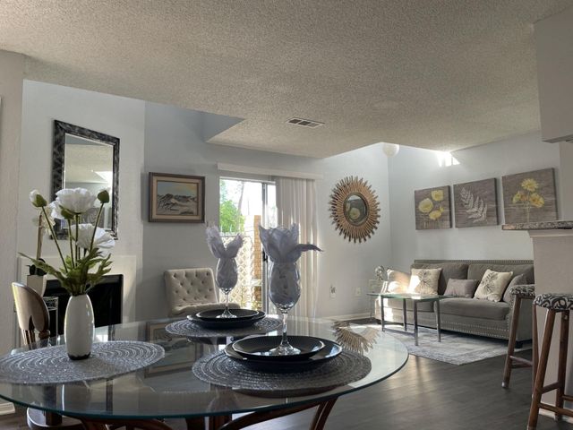 3770 Lovers Wood Lane 1010, Houston, TX 77014