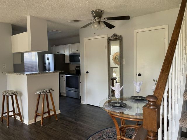3770 Lovers Wood Lane 1010, Houston, TX 77014