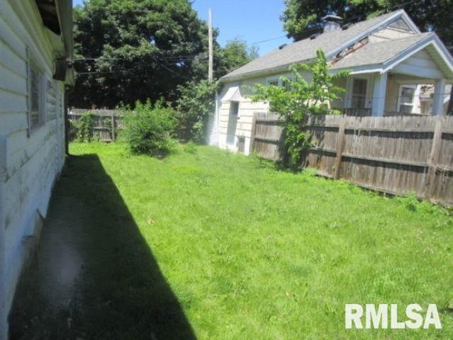 127 N CEDAR Avenue, West Peoria, IL 61604