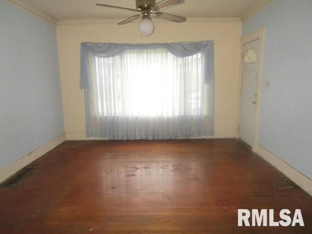 127 N CEDAR Avenue, West Peoria, IL 61604