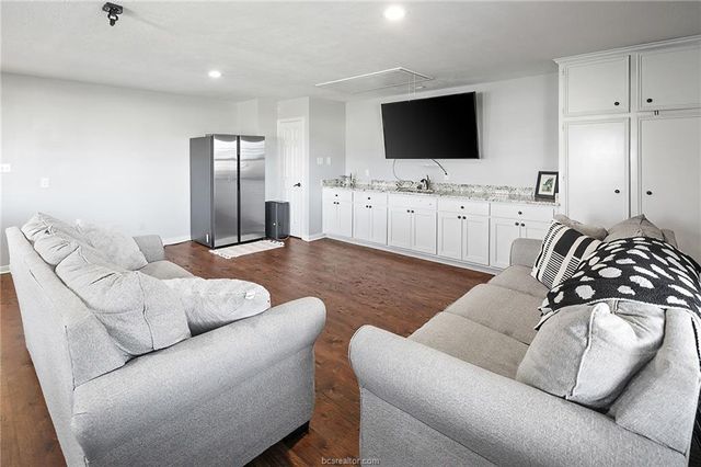 17724 April Vista Court, College Station, TX 77845