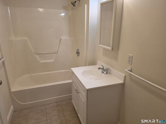 1 Daskams Lane 1C, Norwalk, CT 06851