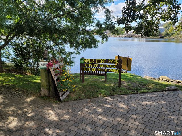 1 Daskams Lane 1C, Norwalk, CT 06851