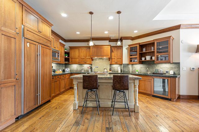 5001 Northstar Dr Apt 302, Truckee, CA 96161