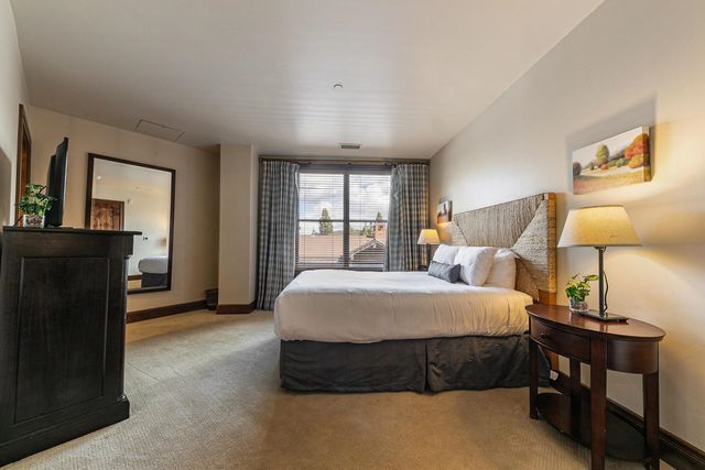 5001 Northstar Dr Apt 302, Truckee, CA 96161