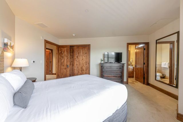 5001 Northstar Dr Apt 302, Truckee, CA 96161