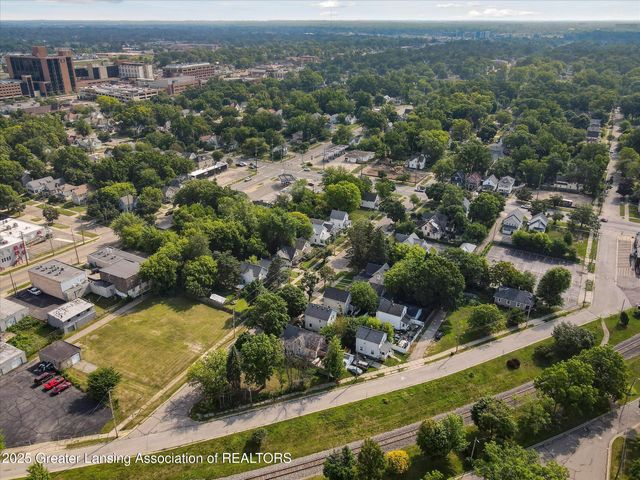816 Hickory Street, Lansing, MI 48912