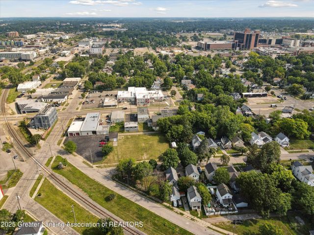 816 Hickory Street, Lansing, MI 48912