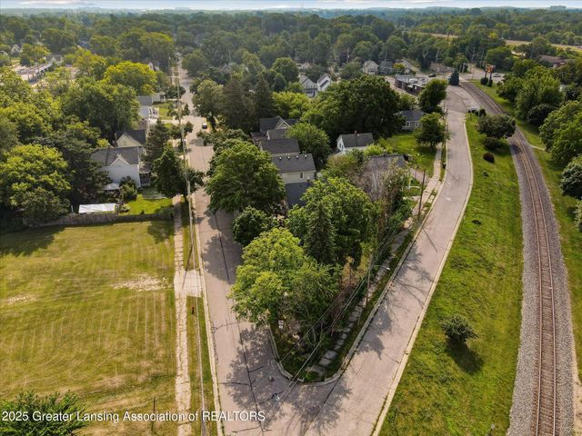 816 Hickory Street, Lansing, MI 48912