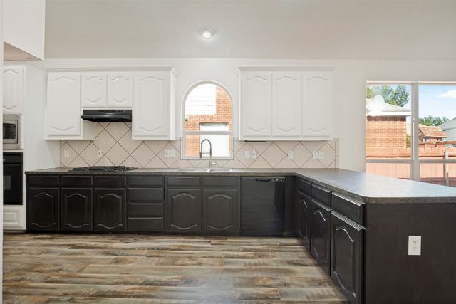 3255 Serpis, Grand Prairie, TX 75054