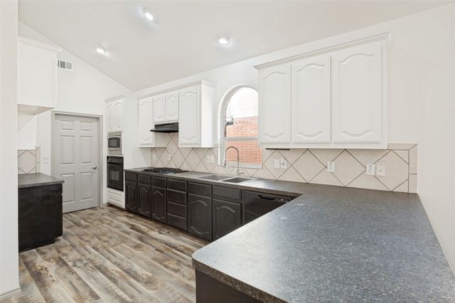 3255 Serpis, Grand Prairie, TX 75054